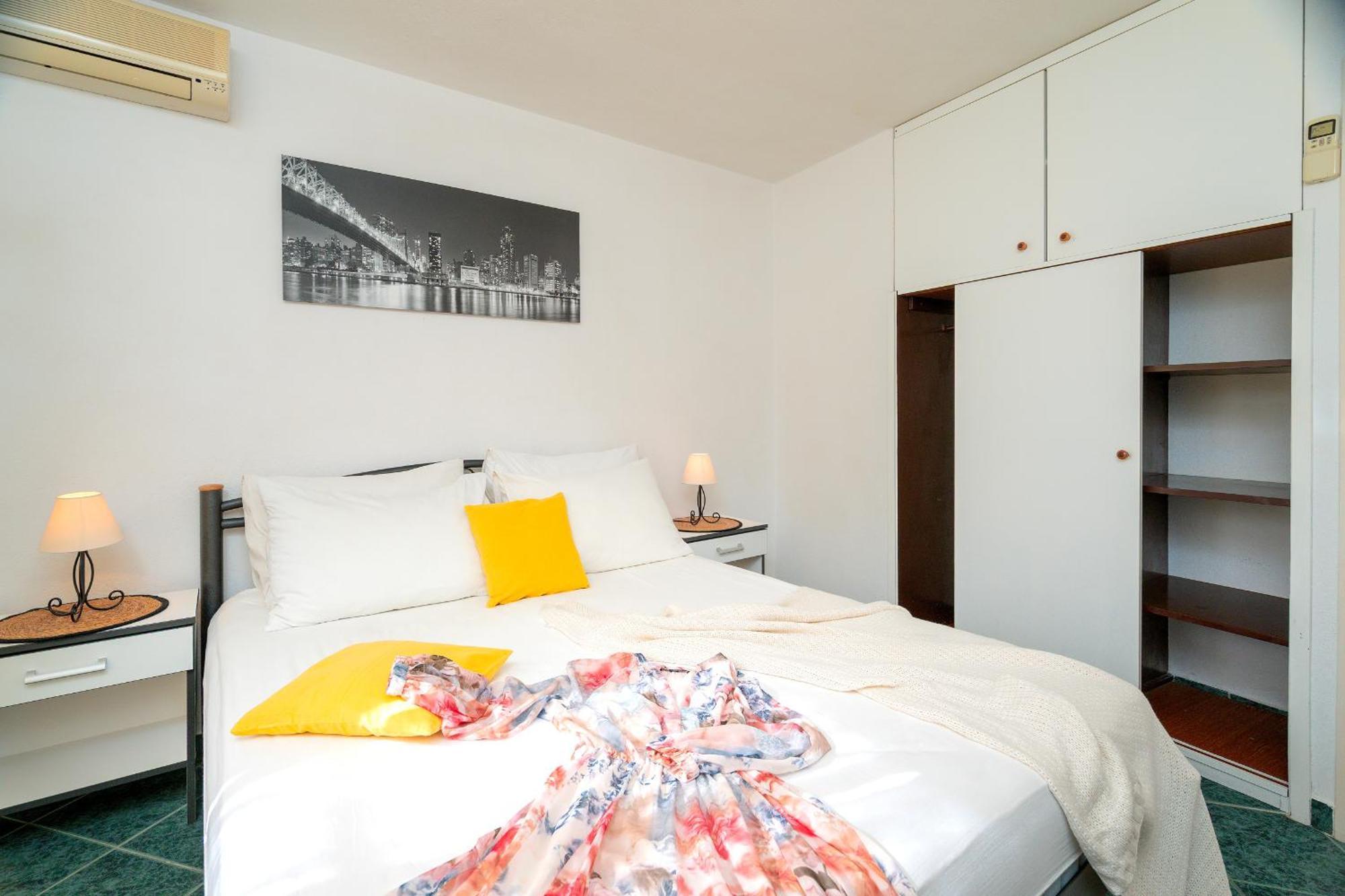Apartments Lucic Хвар Екстер'єр фото