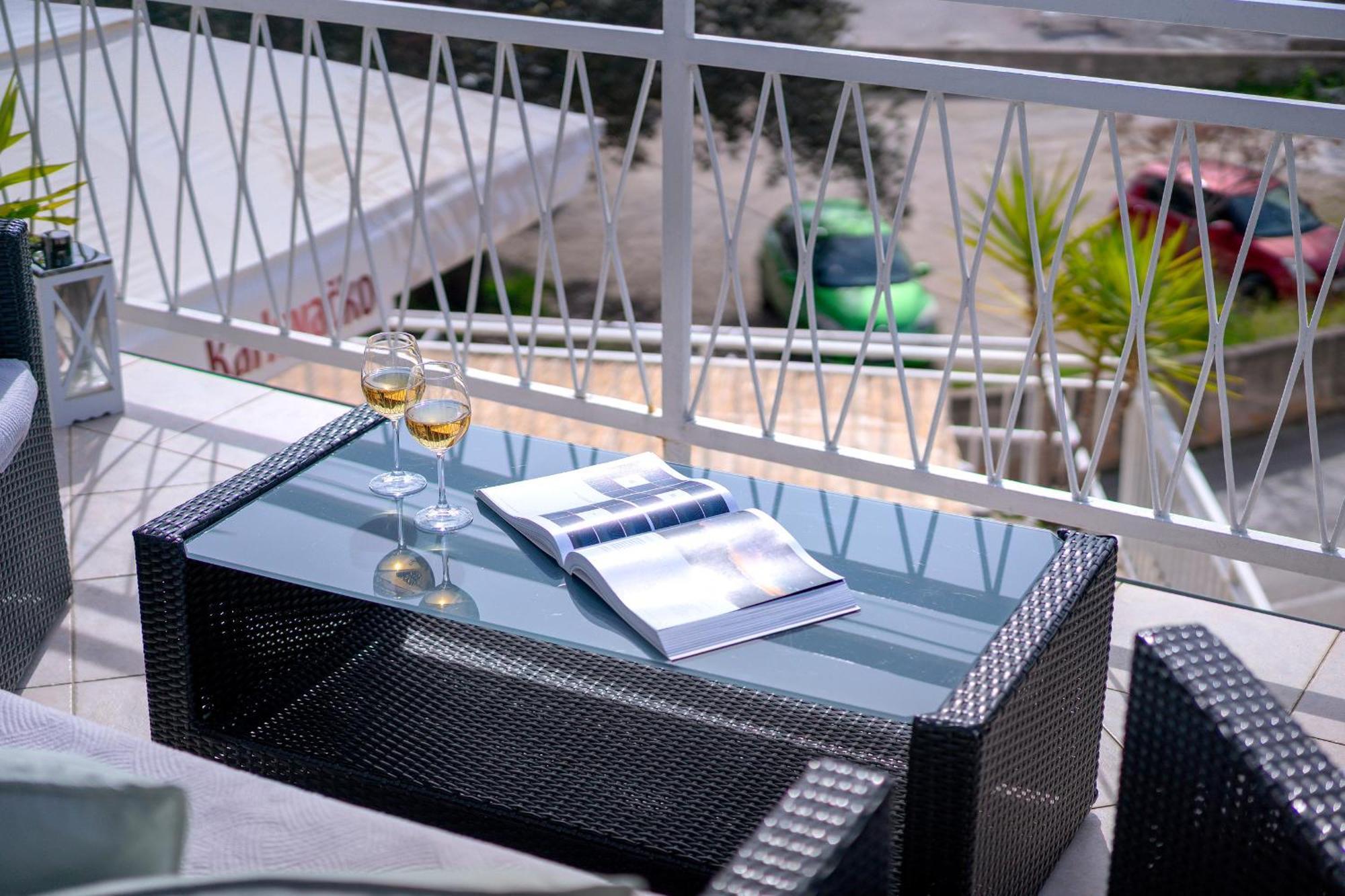 Apartments Lucic Хвар Екстер'єр фото