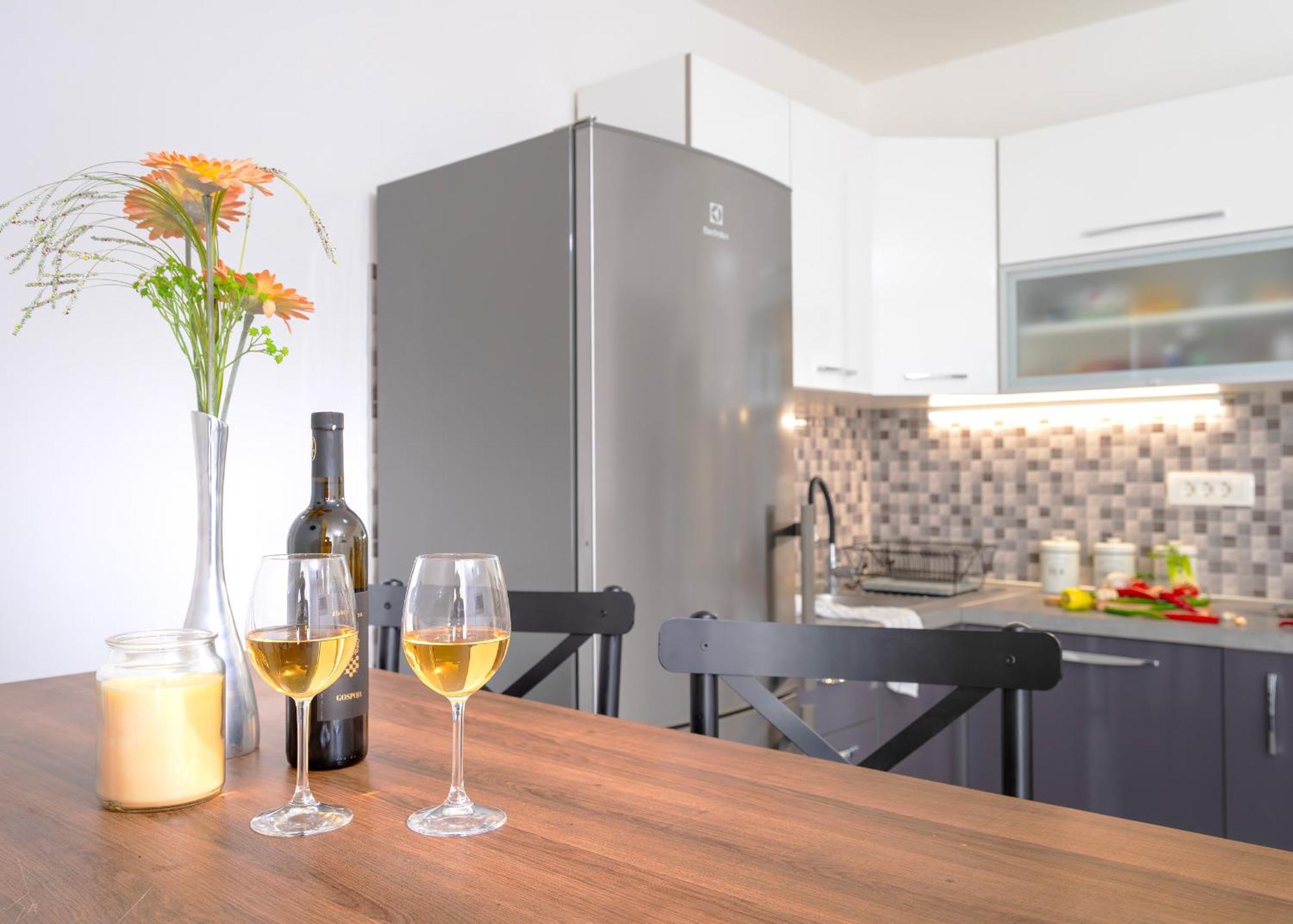 Apartments Lucic Хвар Екстер'єр фото